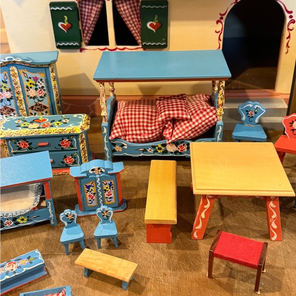 RARE Vintage Dora Kuhn Wooden Dollhouse & Hand Painted Furniture West Germany - Picture 3 of 16